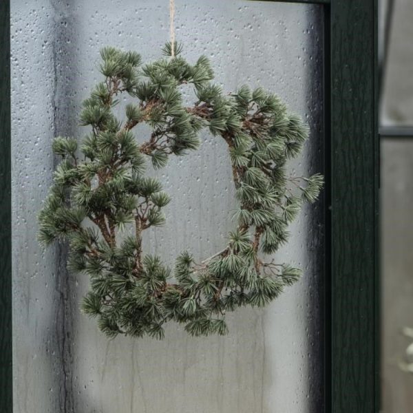 Türkranz aus künstlichen Zedernzweigen von IB Laursen - Tannengrüner Weihnachtsschmuck für Tür, Fenster oder Wand